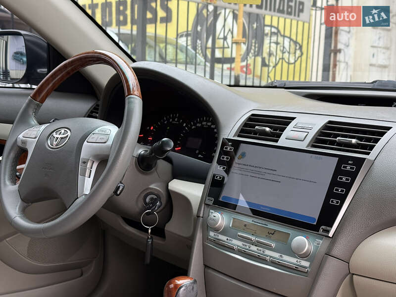 Седан Toyota Camry 2008 в Николаеве