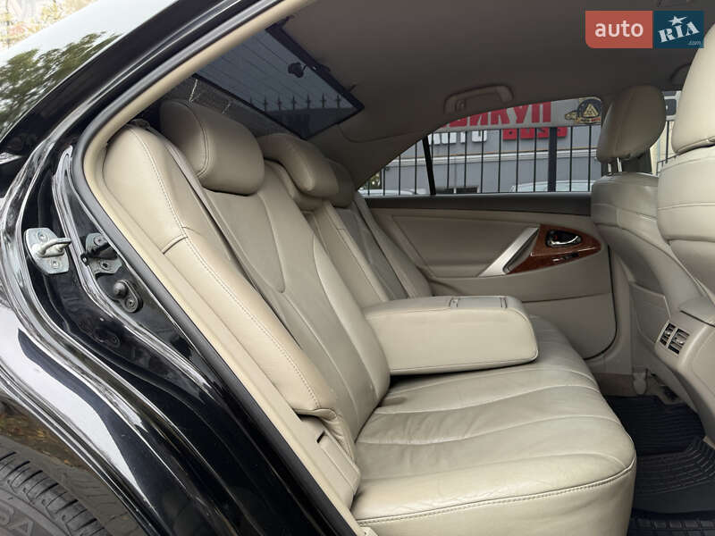 Седан Toyota Camry 2008 в Николаеве