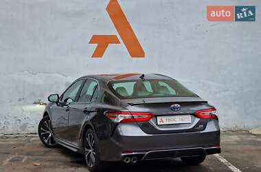 Седан Toyota Camry 2020 в 