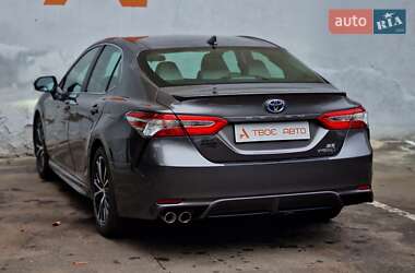 Седан Toyota Camry 2020 в 
