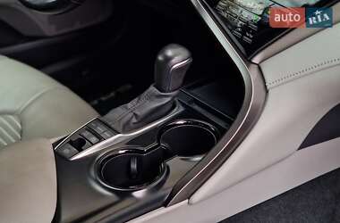 Седан Toyota Camry 2020 в 