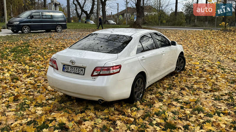 Седан Toyota Camry 2011 в Виннице