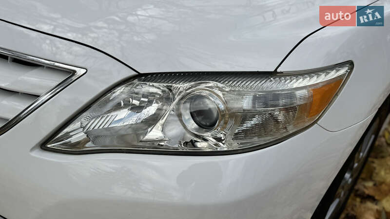 Седан Toyota Camry 2011 в Виннице