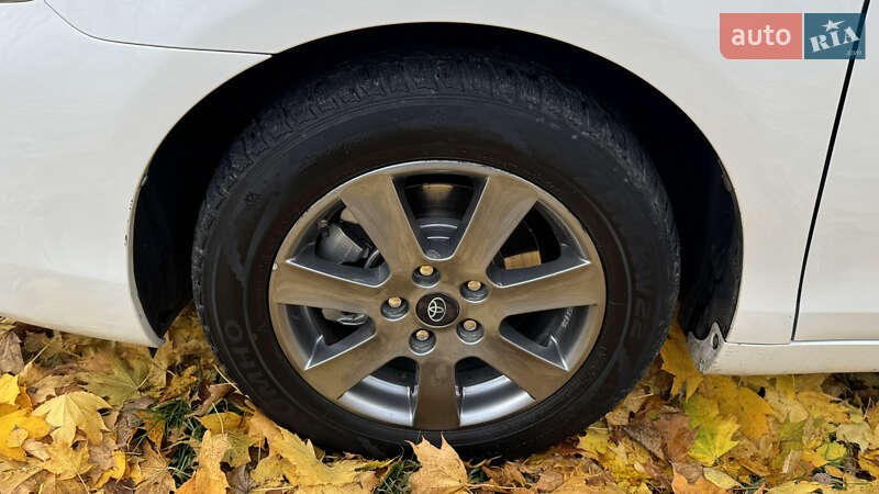 Седан Toyota Camry 2011 в Виннице