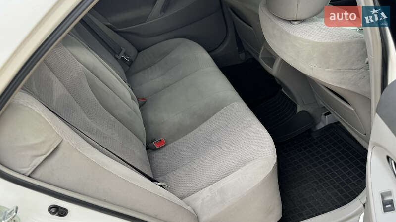 Седан Toyota Camry 2011 в Виннице