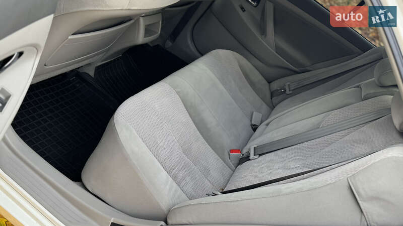 Седан Toyota Camry 2011 в Виннице