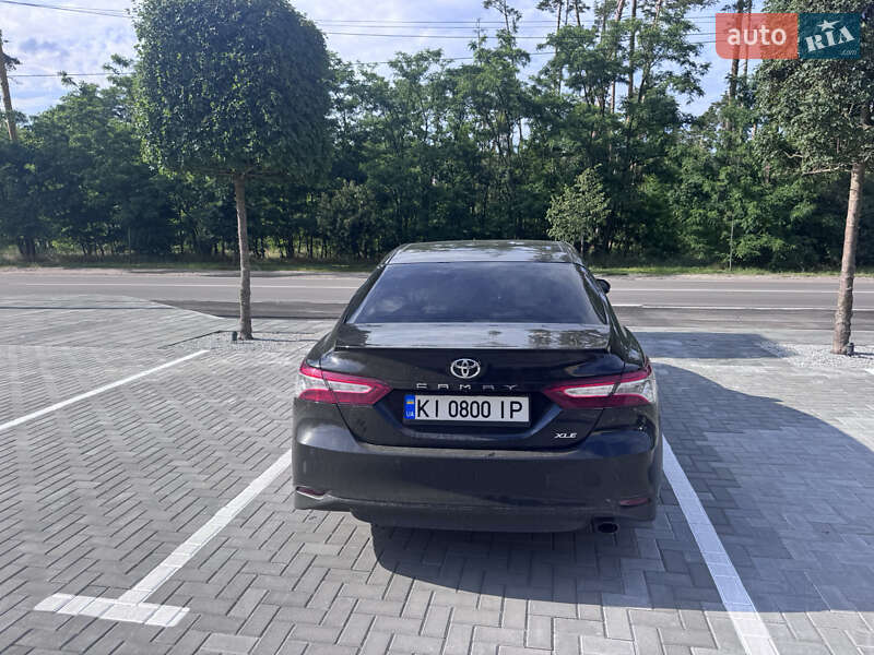 Седан Toyota Camry 2018 в Ірпені