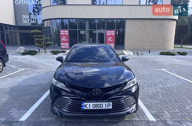 Седан Toyota Camry 2018 в Ирпене