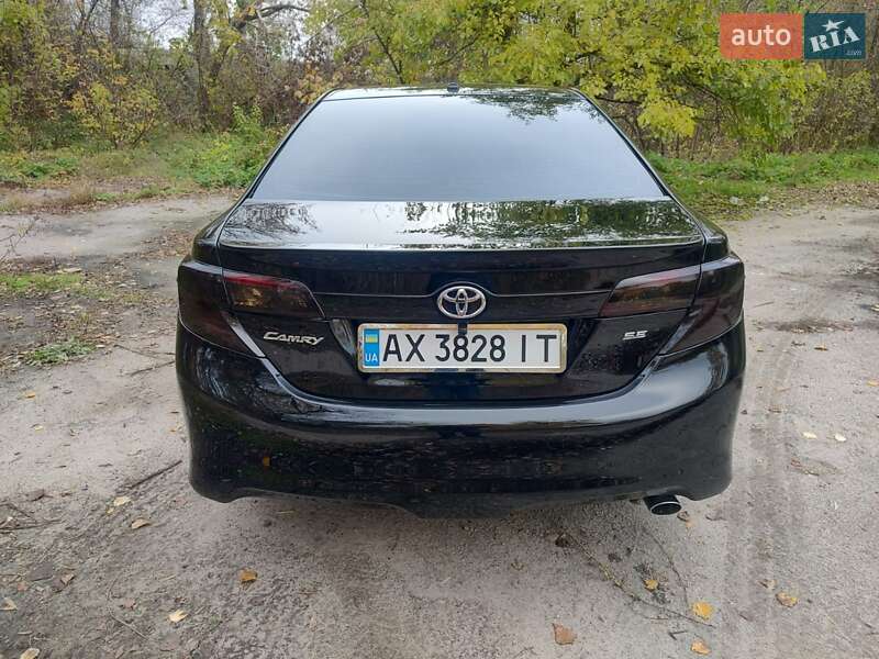 Седан Toyota Camry 2013 в Харкові