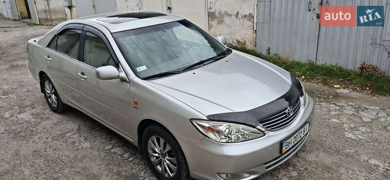 Седан Toyota Camry 2002 в Одессе