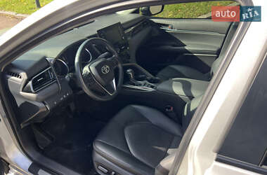 Седан Toyota Camry 2021 в 