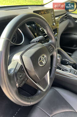 Седан Toyota Camry 2021 в 