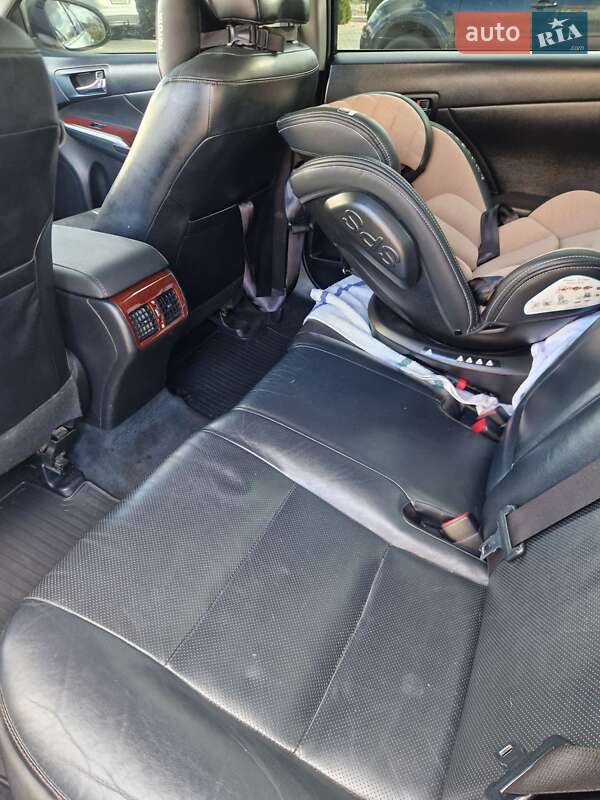 Седан Toyota Camry 2011 в Житомире