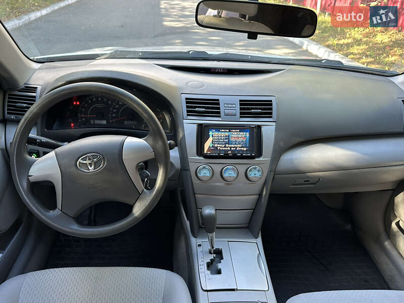 Седан Toyota Camry 2008 в Виннице