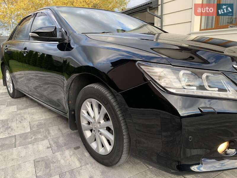 Седан Toyota Camry 2013 в Івано-Франківську
