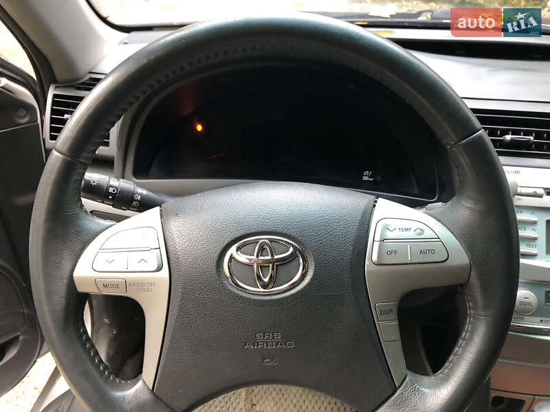 Седан Toyota Camry 2008 в Киеве