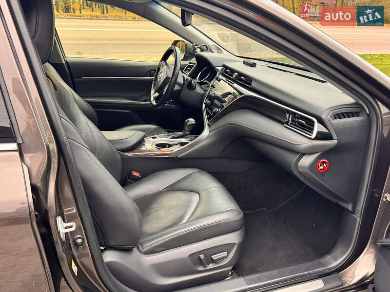 Седан Toyota Camry 2018 в Киеве фото 14 Седан Toyota Camry 2018 в Киеве