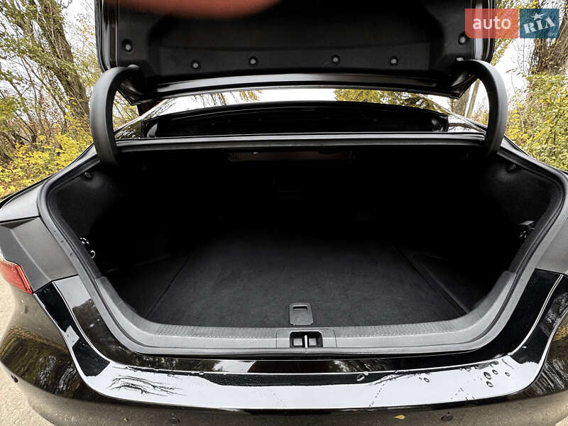 Седан Toyota Camry 2023 в Киеве фото 33 Седан Toyota Camry 2023 в Киеве