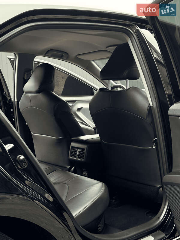 Седан Toyota Camry 2023 в Киеве фото 43 Седан Toyota Camry 2023 в Киеве