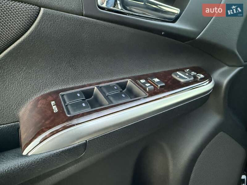 Седан Toyota Camry 2017 в Киеве фото 27 Седан Toyota Camry 2017 в Киеве