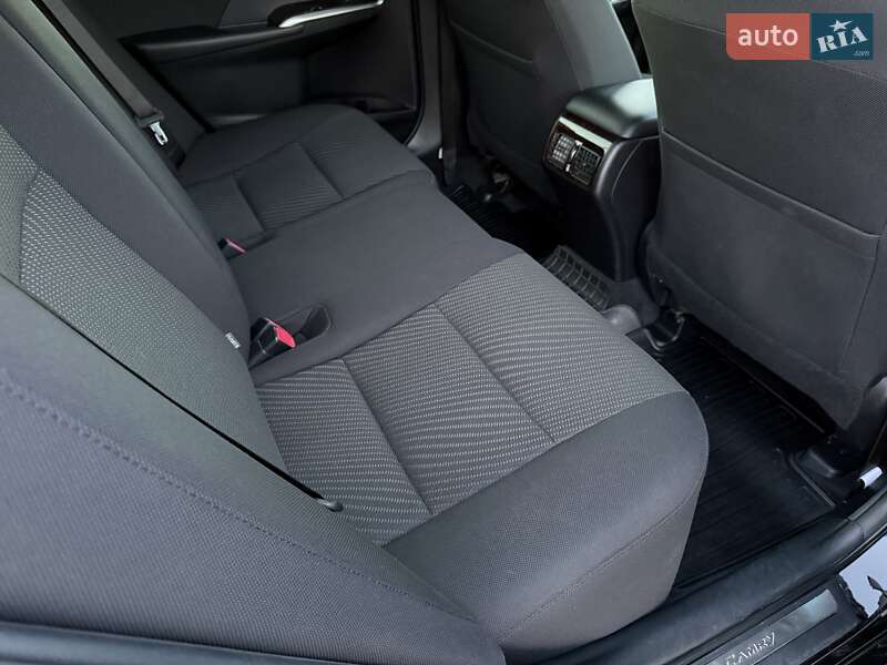 Седан Toyota Camry 2017 в Киеве фото 37 Седан Toyota Camry 2017 в Киеве