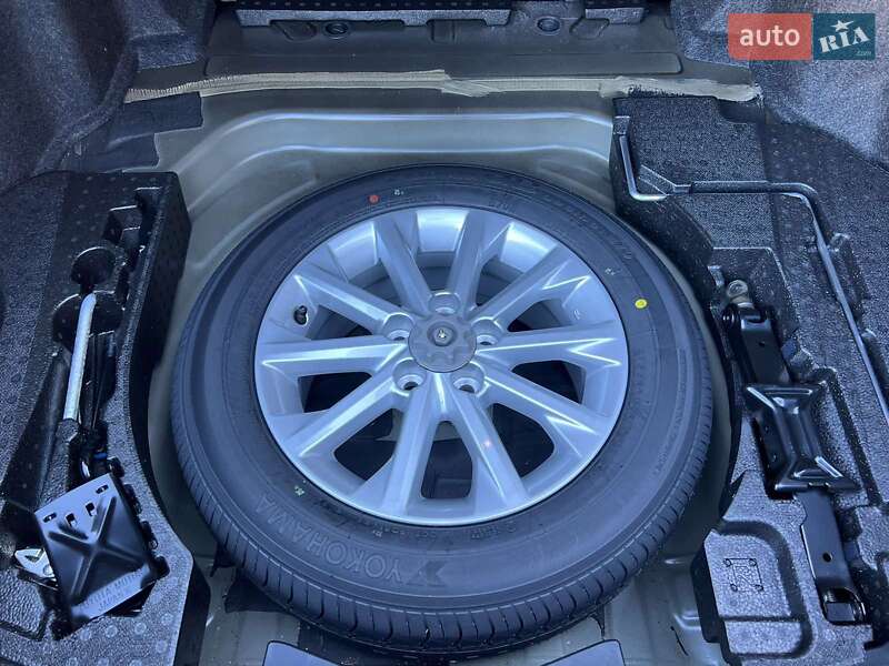 Седан Toyota Camry 2017 в Киеве фото 71 Седан Toyota Camry 2017 в Киеве