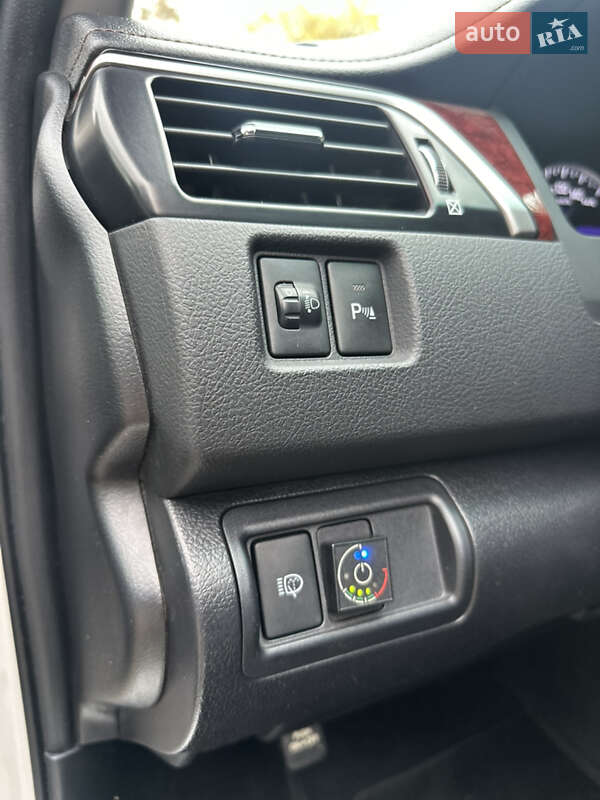 Седан Toyota Camry 2012 в Луцке