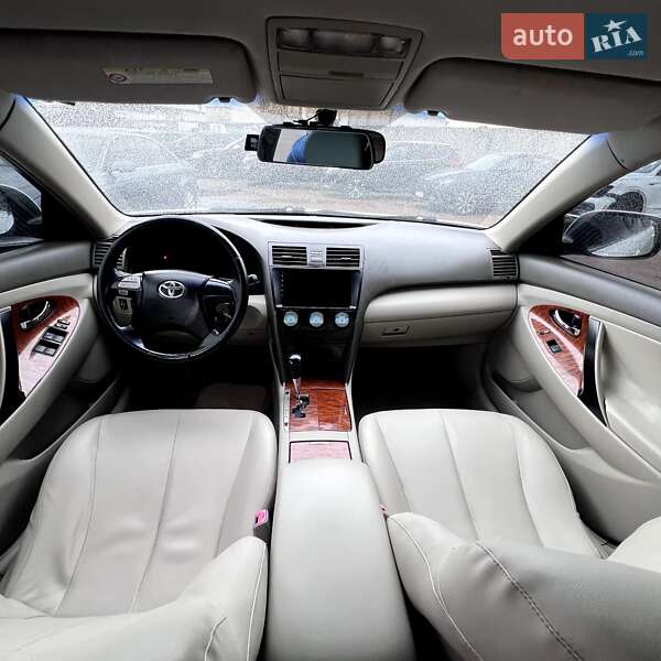 Седан Toyota Camry 2006 в Чернигове