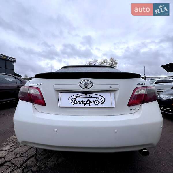 Седан Toyota Camry 2006 в Чернигове