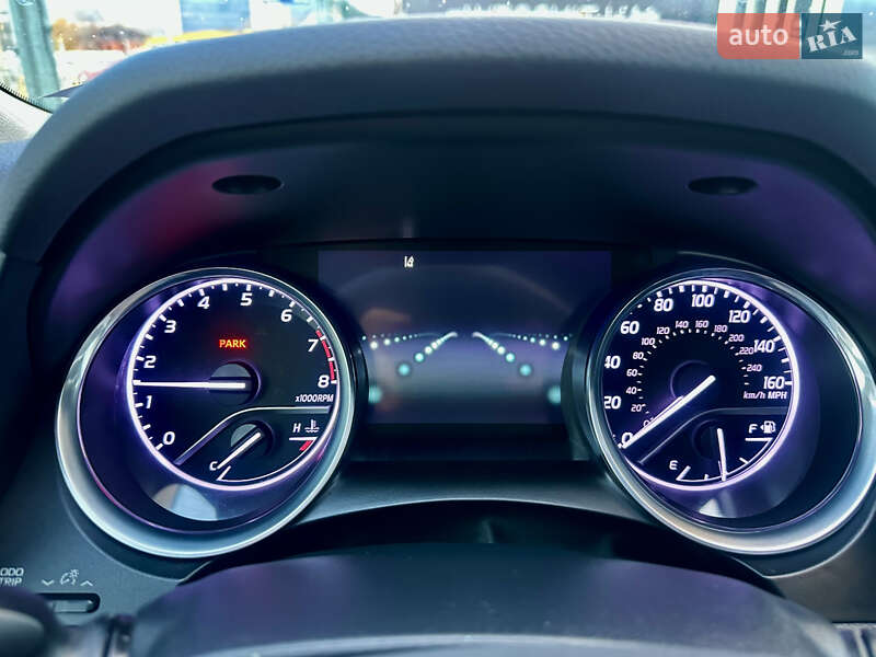 Седан Toyota Camry 2020 в Києві