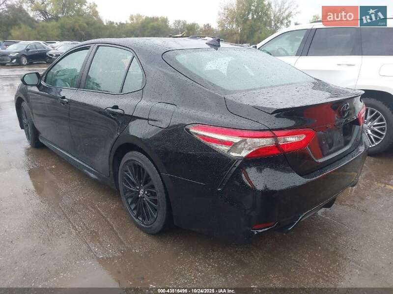 Седан Toyota Camry 2019 в Тернополе