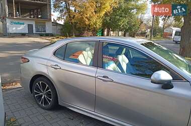 Седан Toyota Camry 2018 в Миколаєві