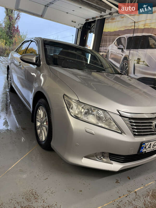Седан Toyota Camry 2014 в Киеве фото 3 Седан Toyota Camry 2014 в Киеве