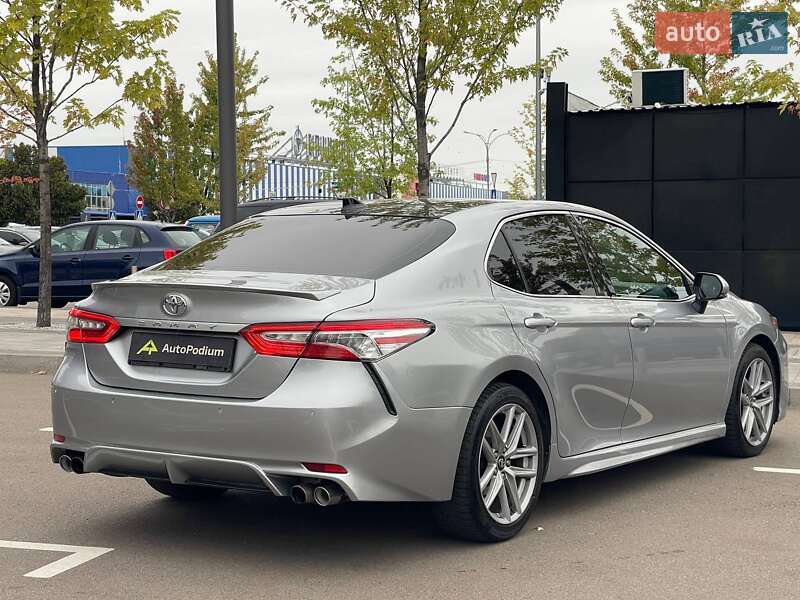 Седан Toyota Camry 2018 в Киеве фото 10 Седан Toyota Camry 2018 в Киеве