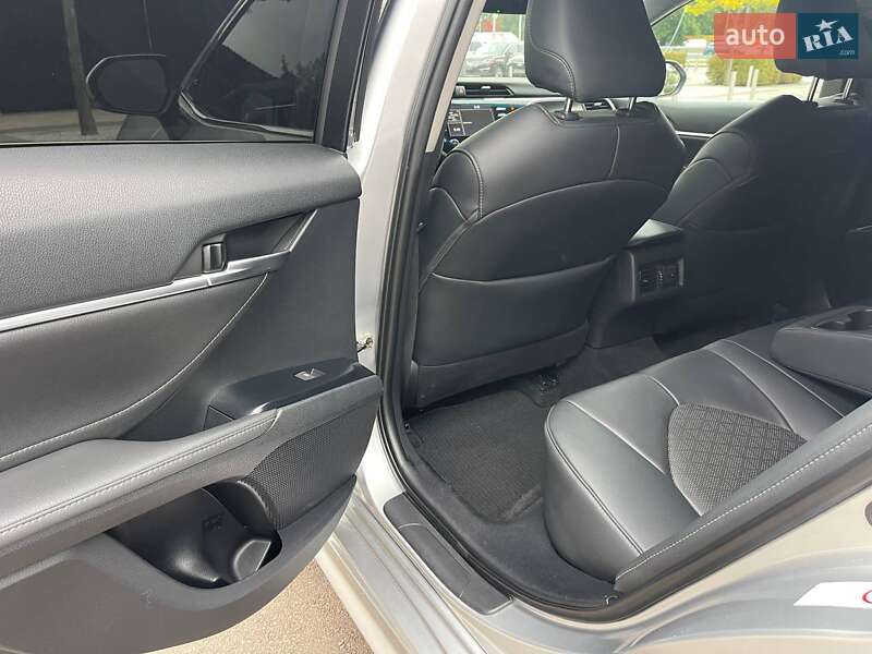 Седан Toyota Camry 2018 в Киеве фото 18 Седан Toyota Camry 2018 в Киеве