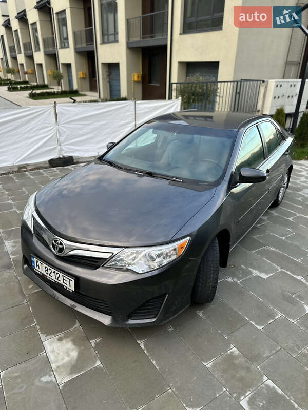 Седан Toyota Camry 2012 в Львове