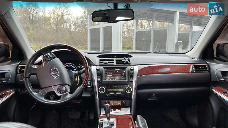 Седан Toyota Camry 2014 в Киеве
