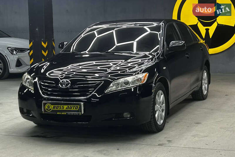 Седан Toyota Camry 2008 в Черновцах