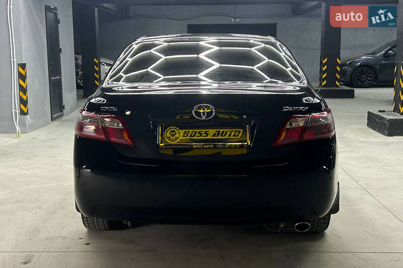 Седан Toyota Camry 2008 в Черновцах