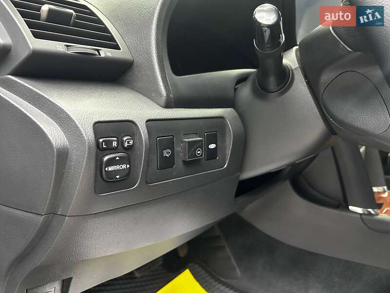 Седан Toyota Camry 2008 в Черновцах