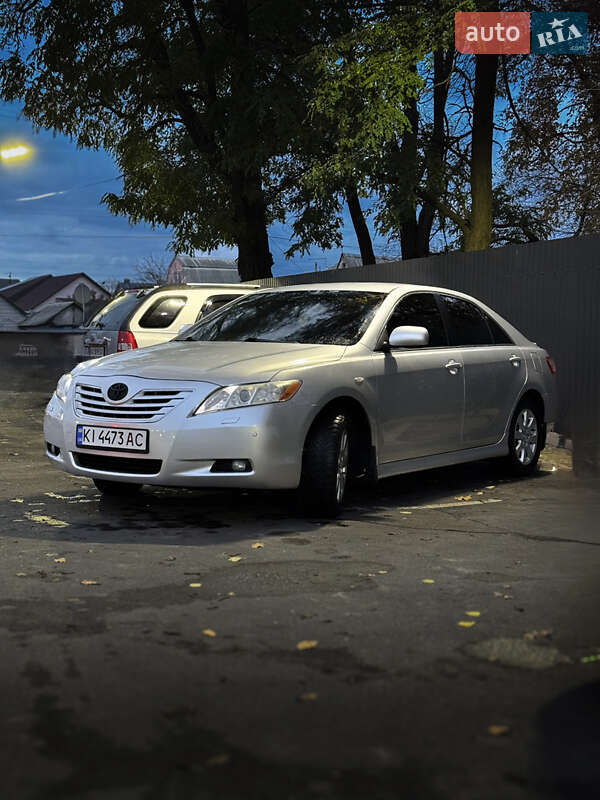 Седан Toyota Camry 2008 в Броварах