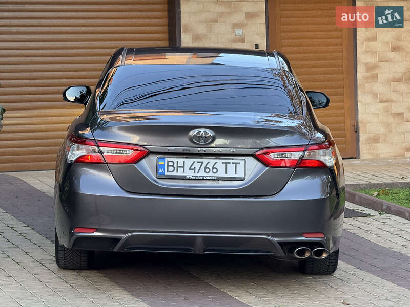 Седан Toyota Camry 2017 в Одессе