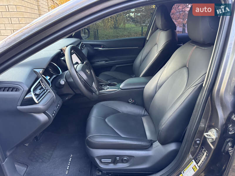 Седан Toyota Camry 2017 в Одессе