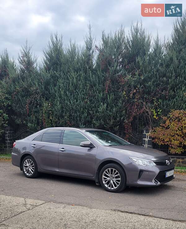 Седан Toyota Camry 2016 в Луцьку