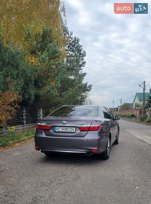 Седан Toyota Camry 2016 в Луцьку