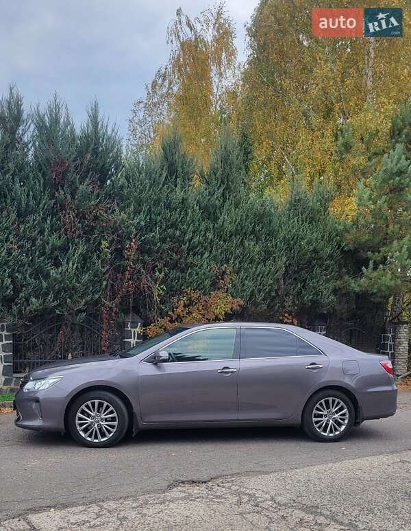 Седан Toyota Camry 2016 в Луцьку