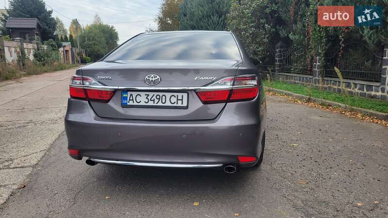 Седан Toyota Camry 2016 в Луцьку