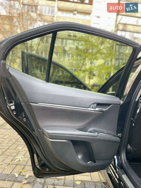 Седан Toyota Camry 2019 в Киеве фото 37 Седан Toyota Camry 2019 в Киеве