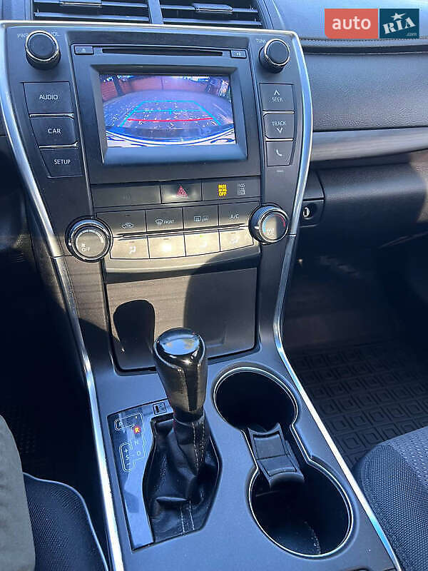 Седан Toyota Camry 2016 в Киеве