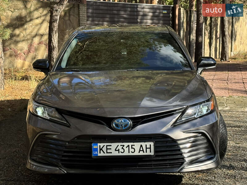 Седан Toyota Camry 2021 в Киеве